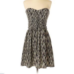 Parker - 100% Silk Black & White Geometric strapless dress